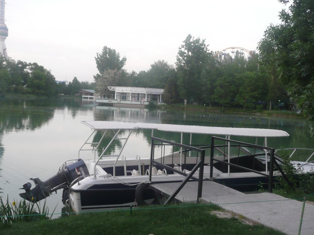Apartment Tsentr 5 Tashkent Luaran gambar