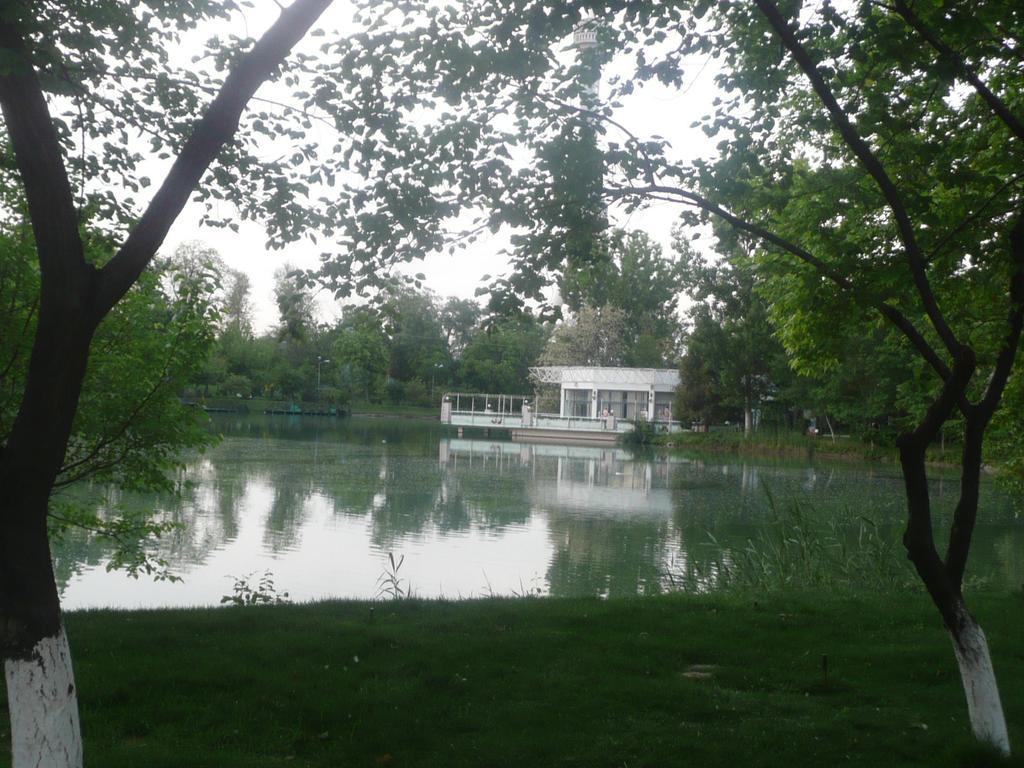 Apartment Tsentr 5 Tashkent Luaran gambar